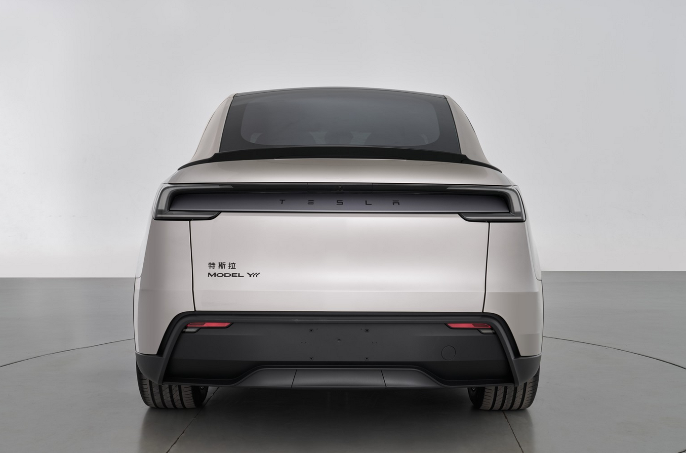 40W左右 特斯拉Model Y L六座车型信息曝光 最早Q3上市